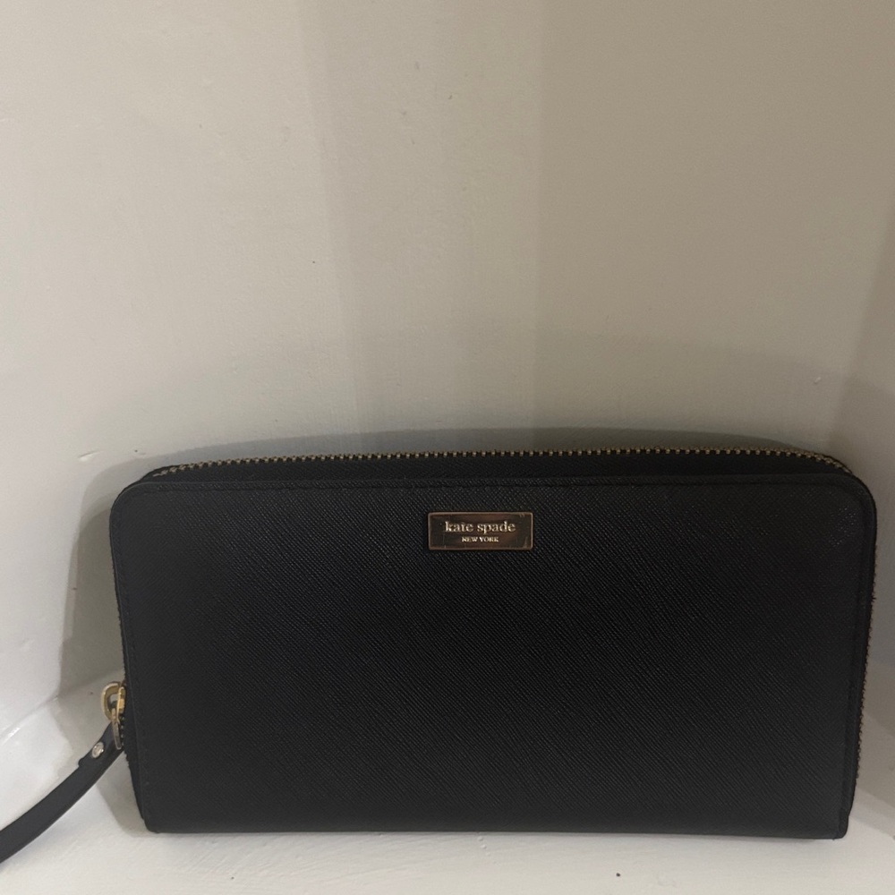 EUC Kate Spade Black Zip-Around Wallet